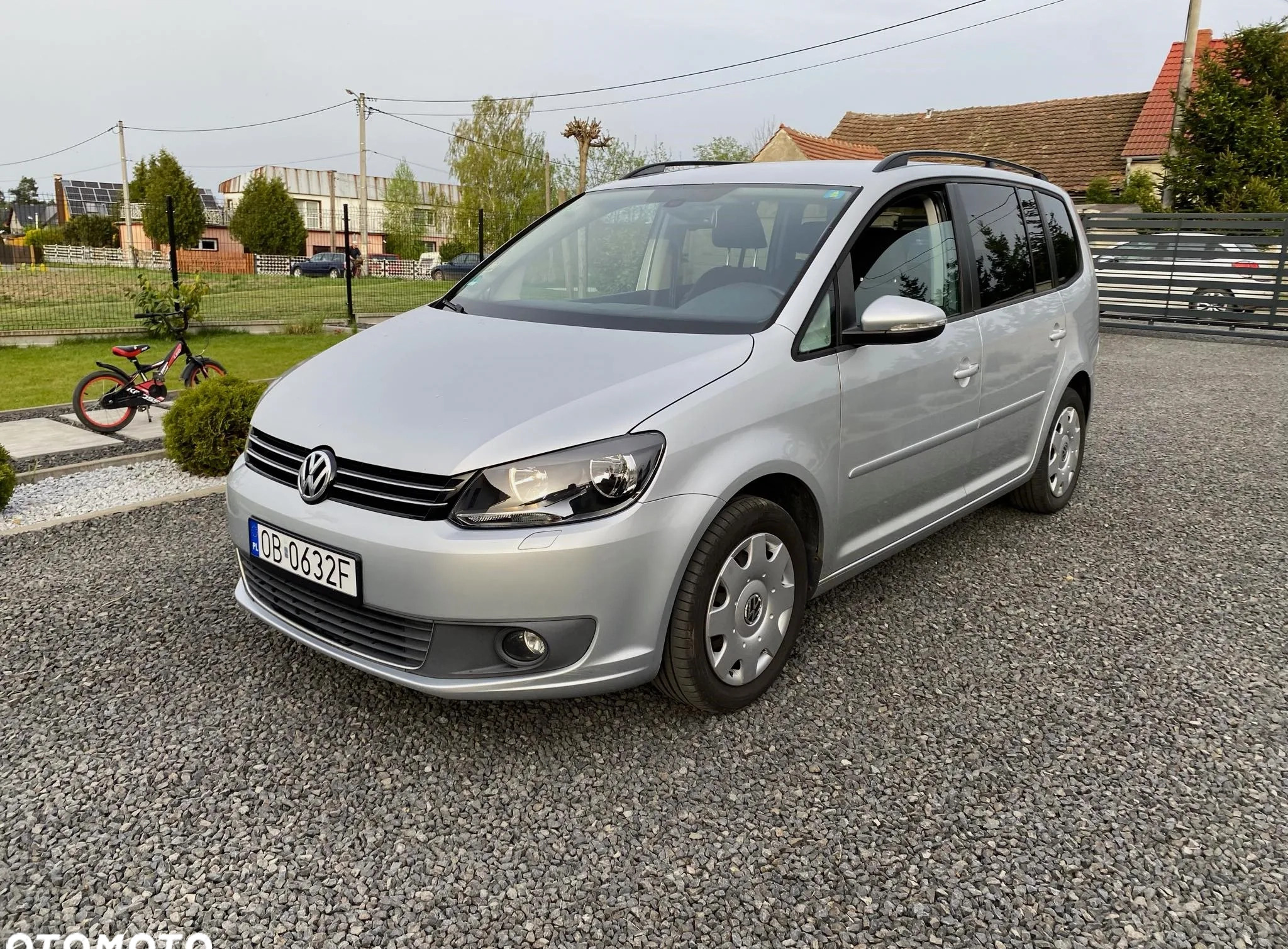 Volkswagen Touran cena 33800 przebieg: 200000, rok produkcji 2011 z Brzeg małe 29